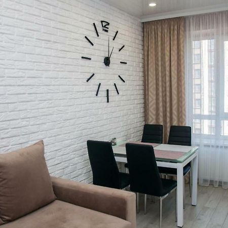 Сучасна Нова Квартира Lutsk Ngoại thất bức ảnh