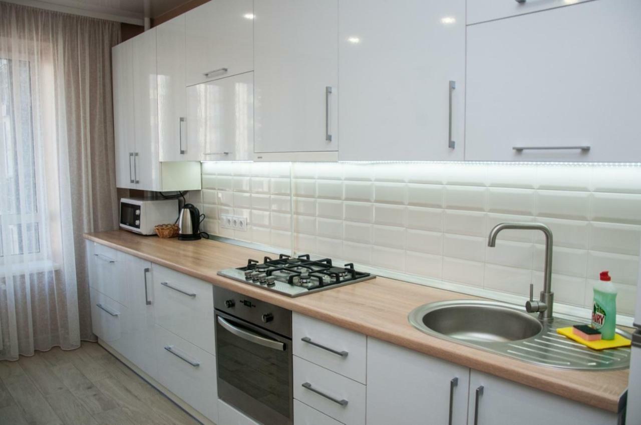 Сучасна Нова Квартира Lutsk Ngoại thất bức ảnh