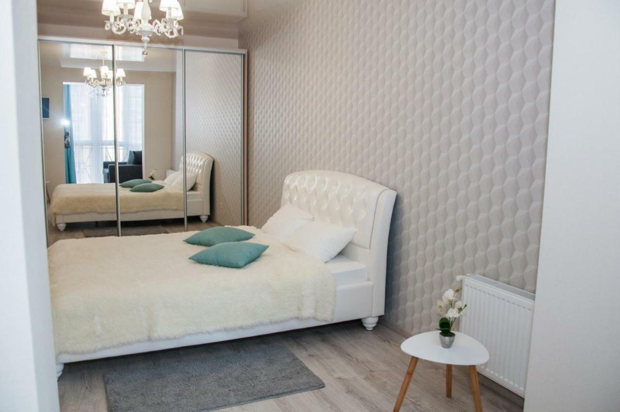 Сучасна Нова Квартира Lutsk Ngoại thất bức ảnh