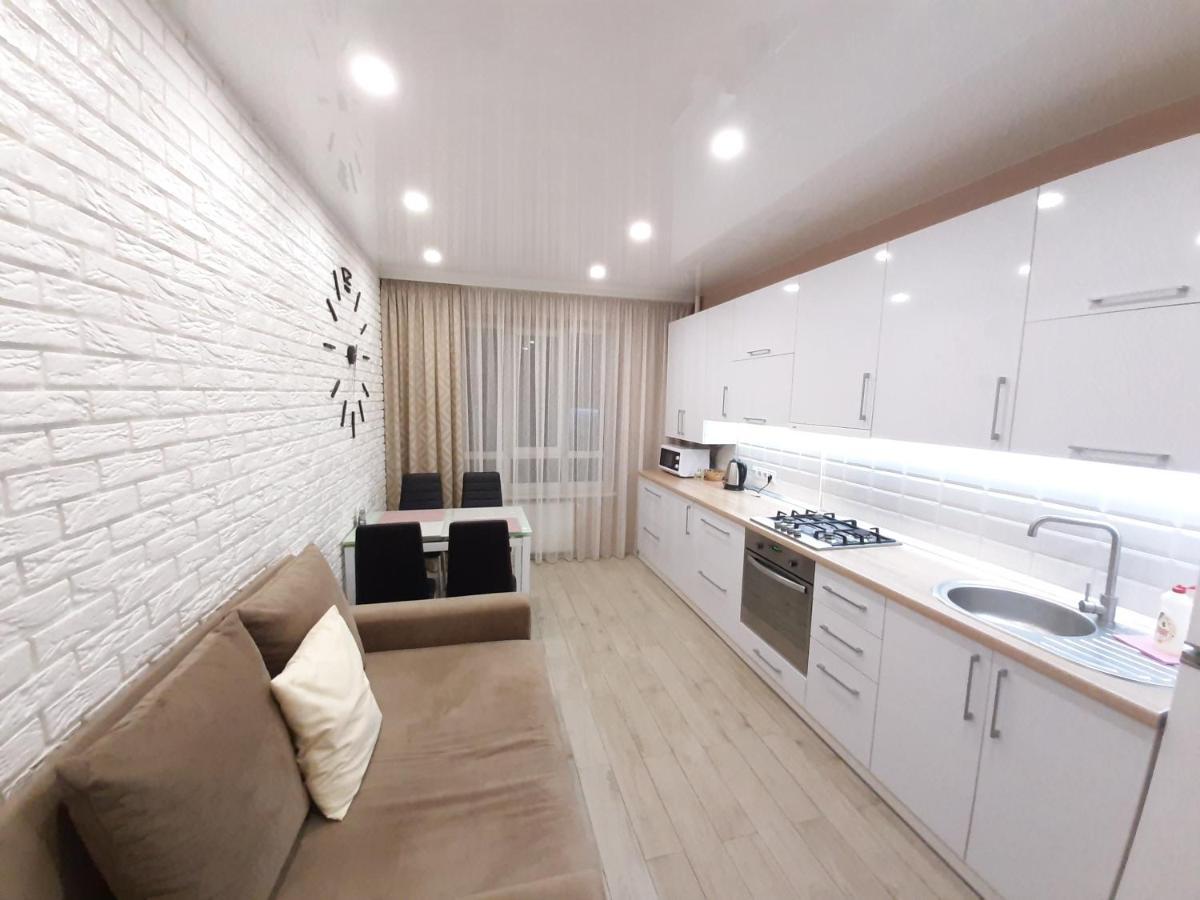Сучасна Нова Квартира Lutsk Ngoại thất bức ảnh